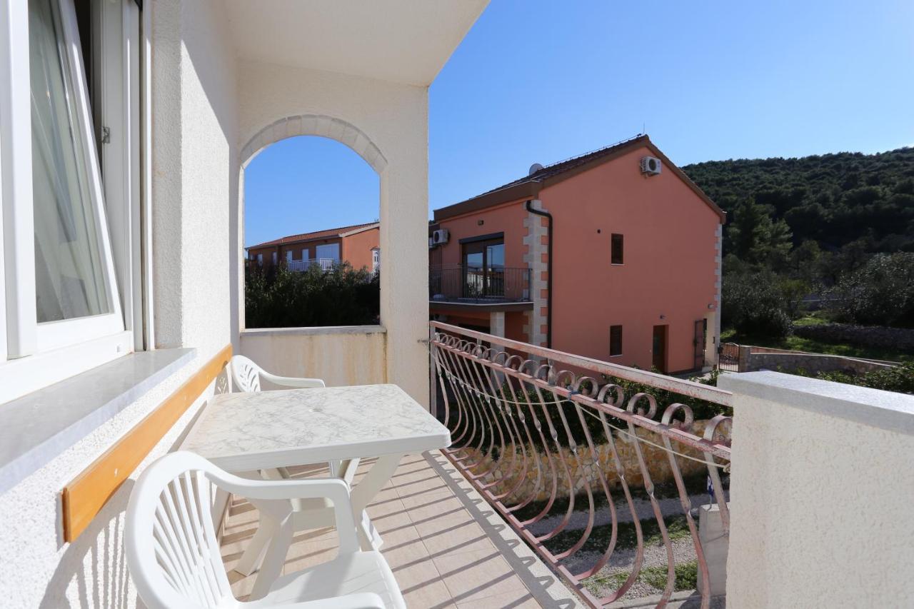 Apartments By The Sea Slatine, Ciovo - 14541 Exterior foto
