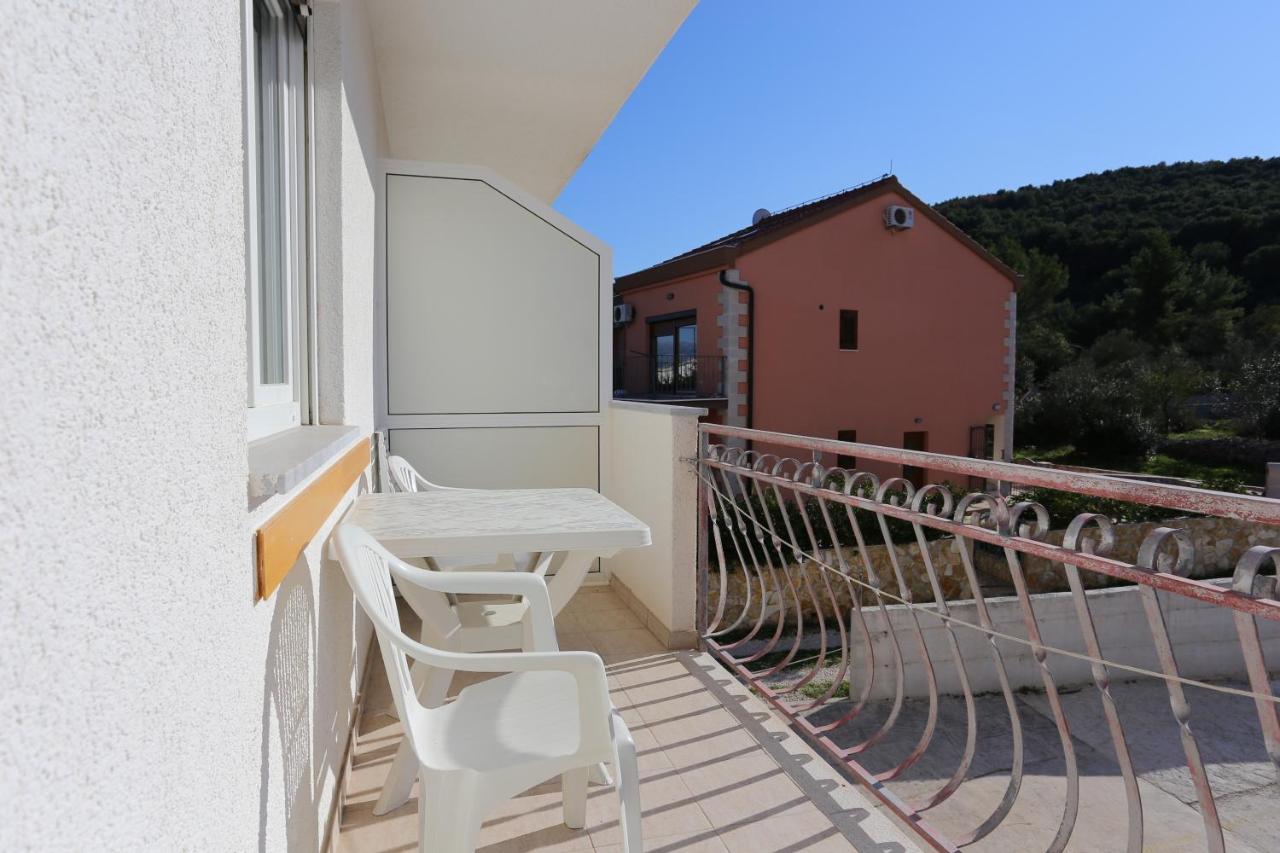 Apartments By The Sea Slatine, Ciovo - 14541 Exterior foto